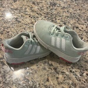 Adidas tennis shoes slip on